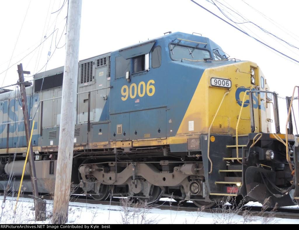 CSX 9006 close up 